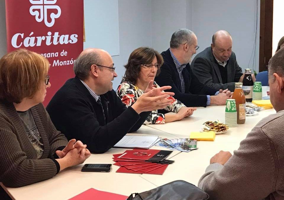 La consejera Mária Victoria Broto visita cáritas