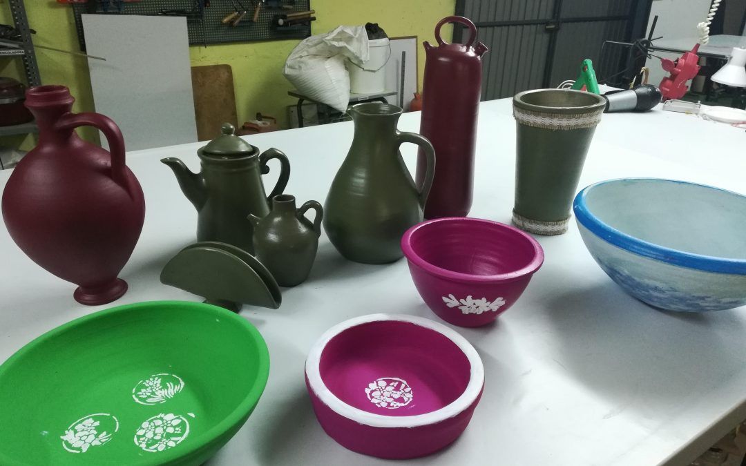 Restaurando y decorando piezas de cerámica