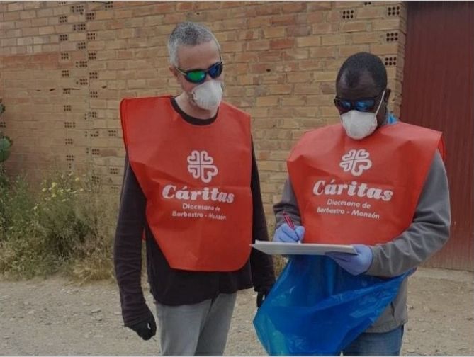 ACTUACIÓN DE CÁRITAS BARBASTRO MONZÓN FRENTE A LOS 28 POSITIVOS POR COVID-19 EN UN ASENTAMIENTO DE ALBALATE DE CINCA
