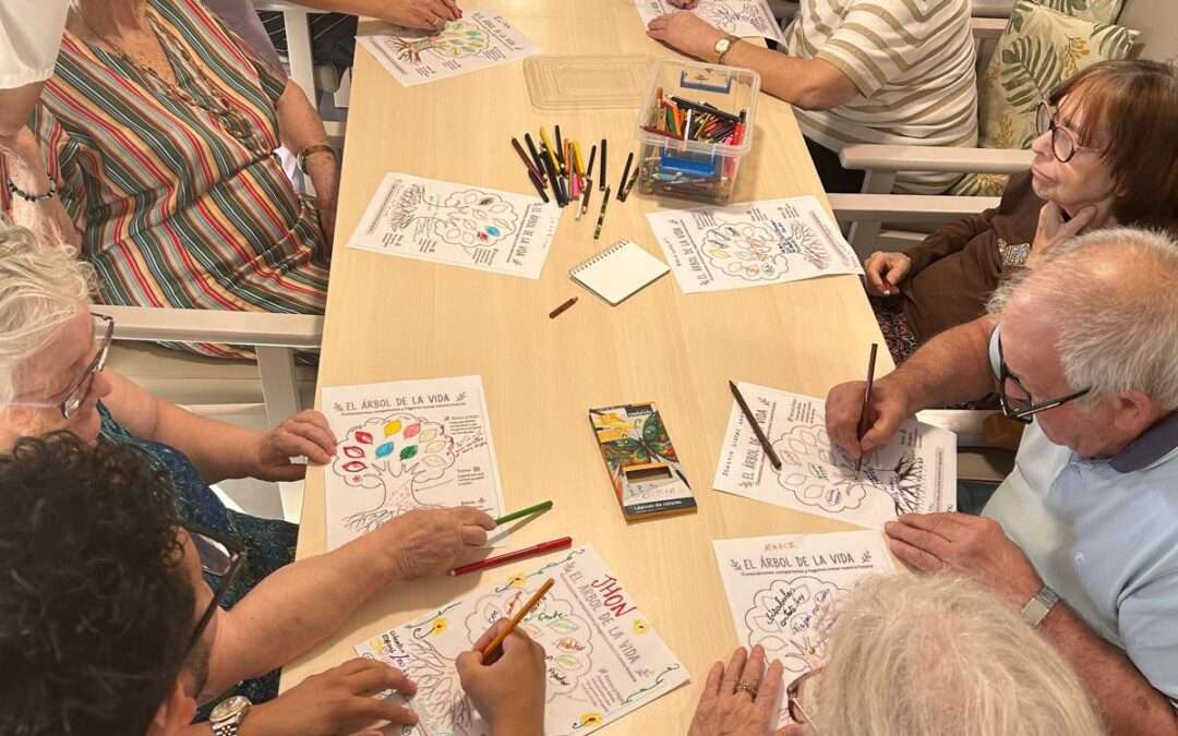 Cáritas pone en marcha un nuevo proyecto de voluntariado juvenil intergeneracional en El Pisico, la Escuela de Sabios